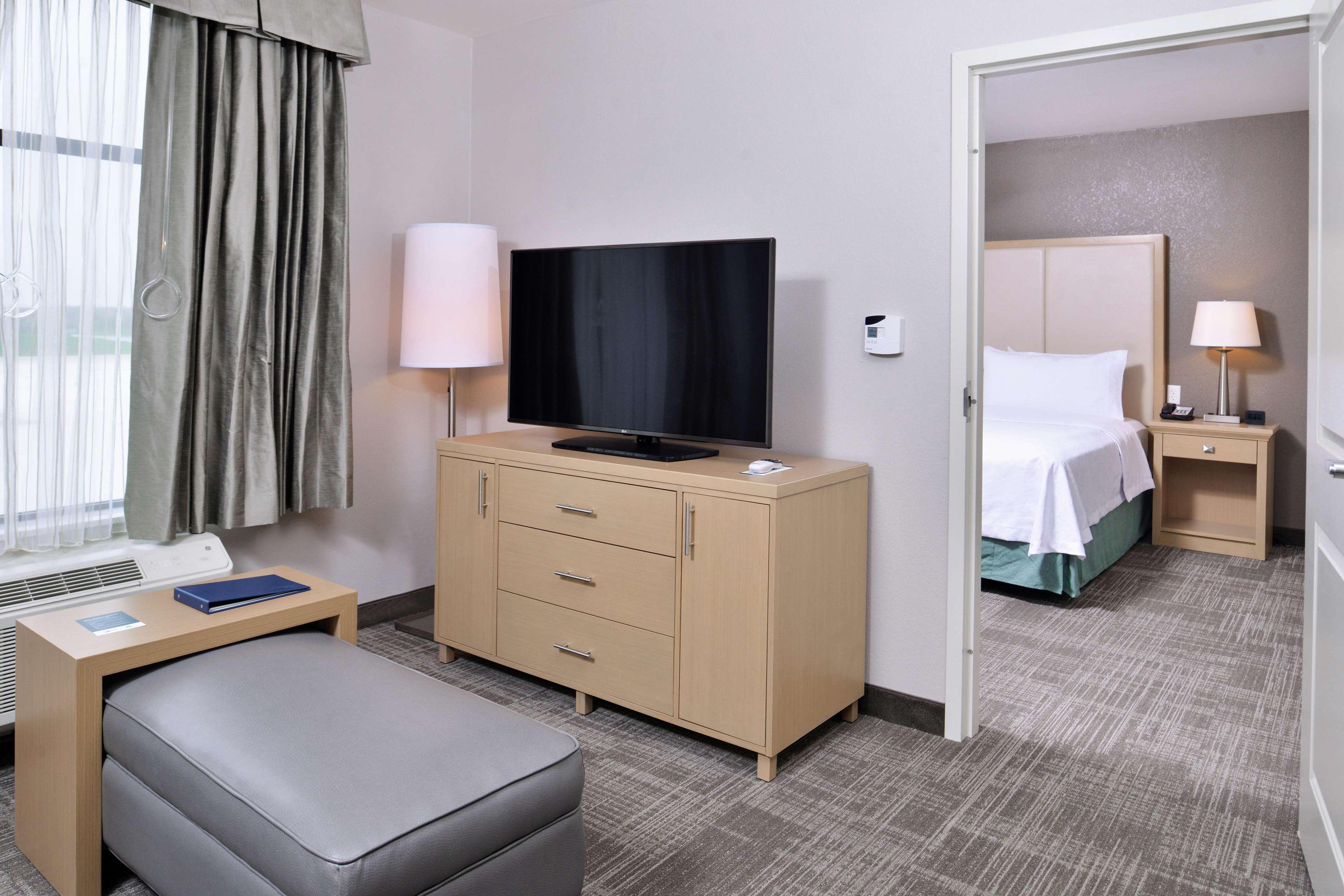 Homewood Suites Des Moines Airport Exterior photo
