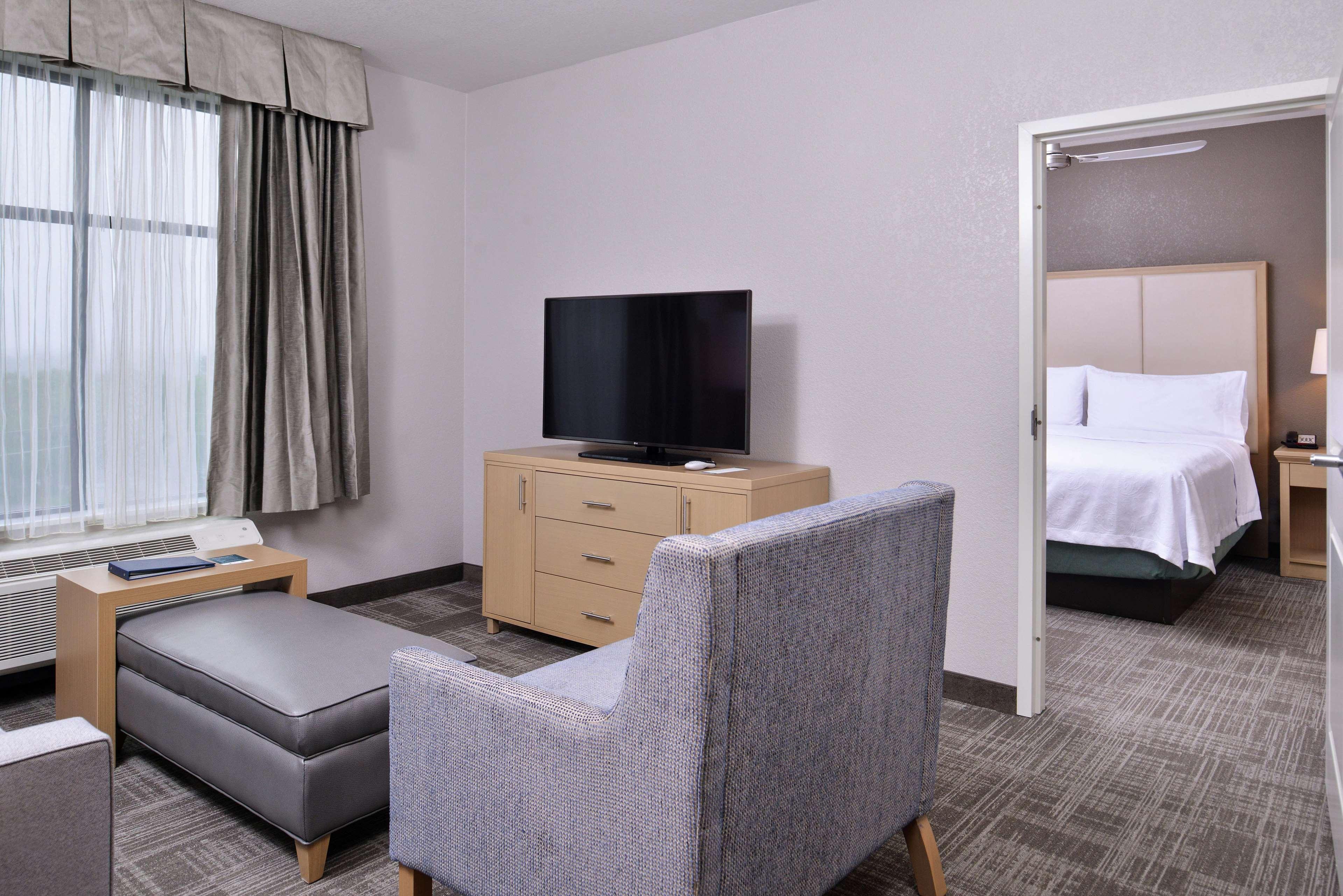 Homewood Suites Des Moines Airport Exterior photo