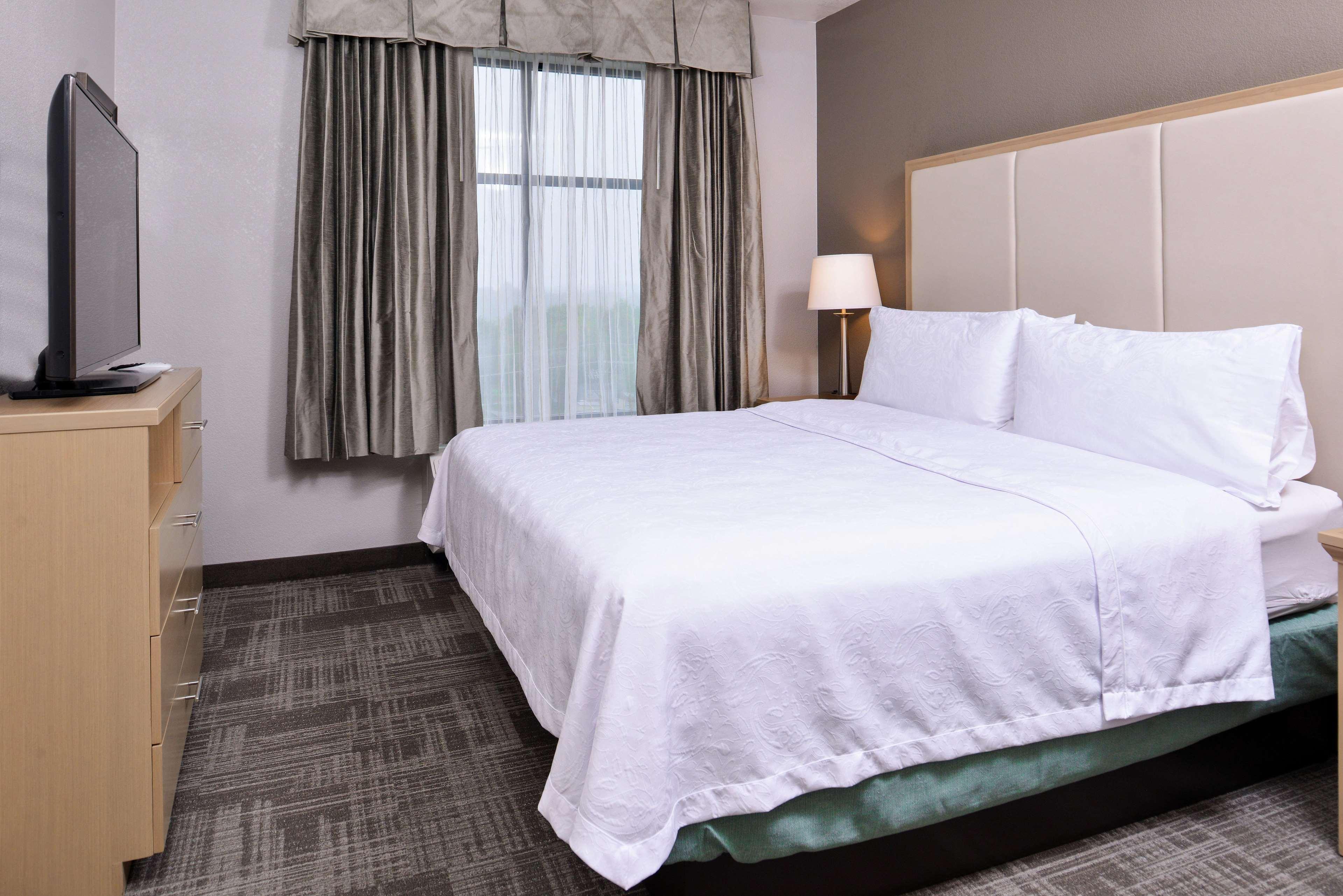 Homewood Suites Des Moines Airport Exterior photo
