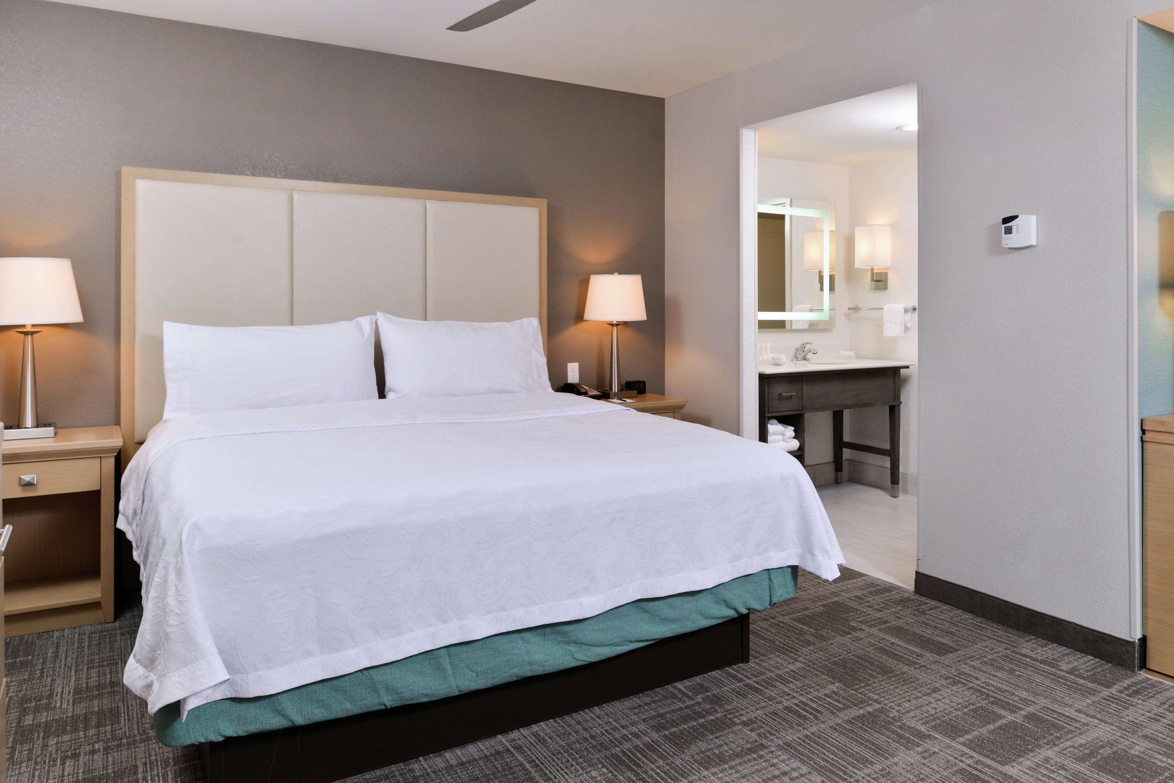 Homewood Suites Des Moines Airport Exterior photo