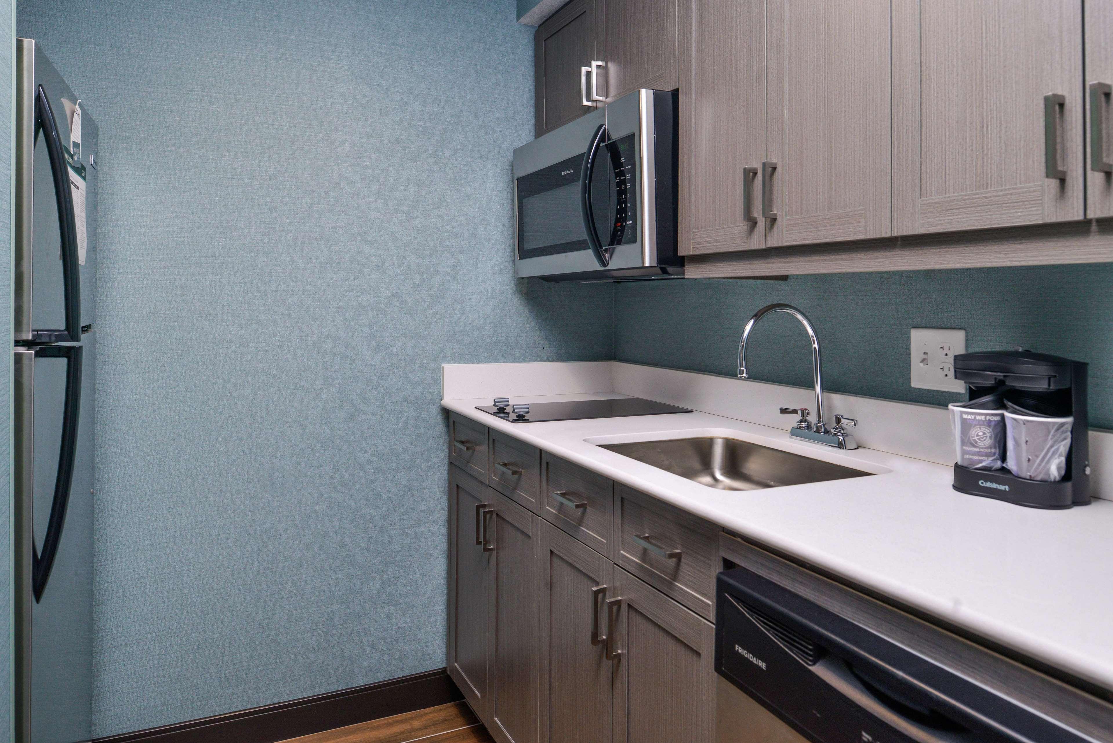 Homewood Suites Des Moines Airport Exterior photo