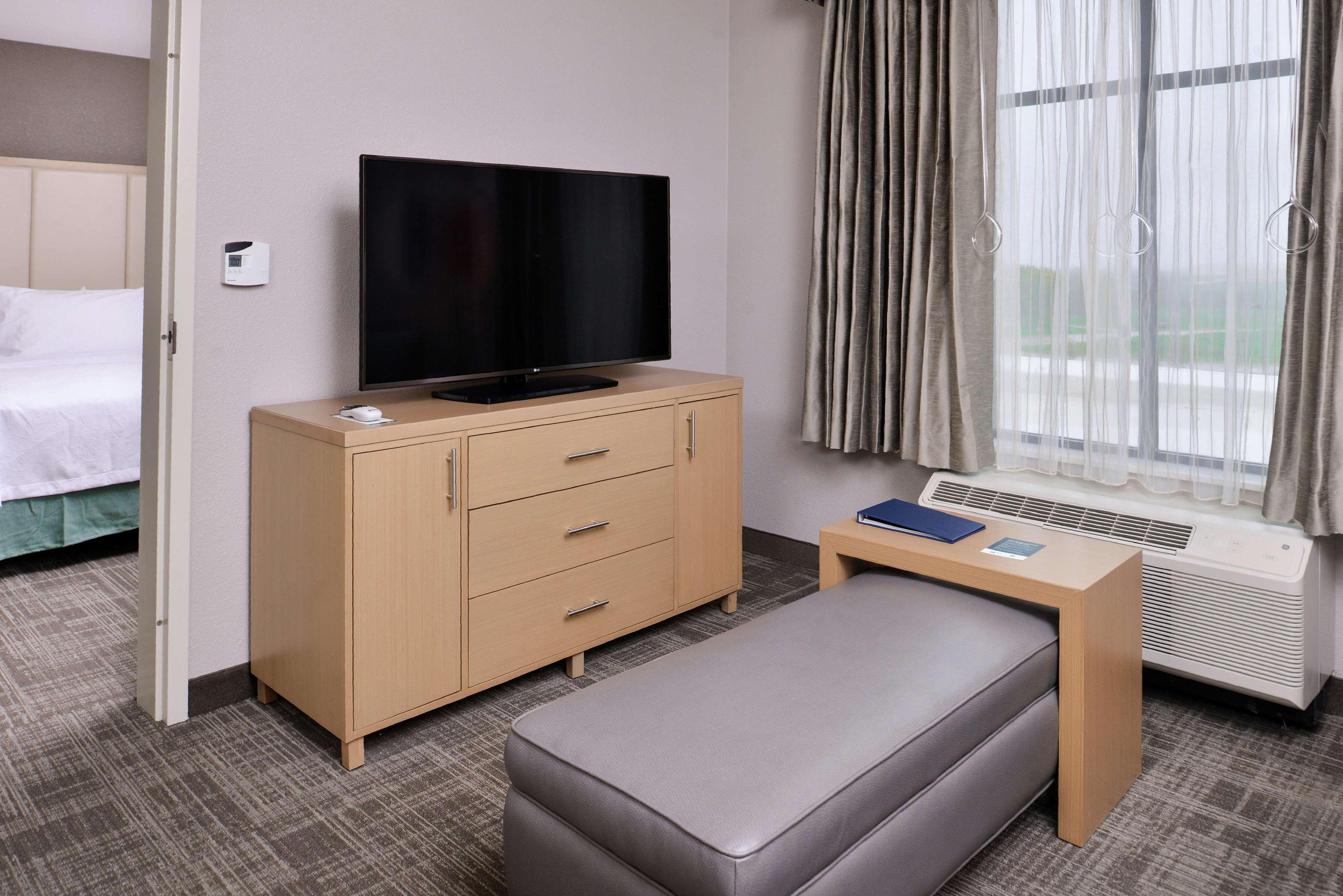 Homewood Suites Des Moines Airport Exterior photo