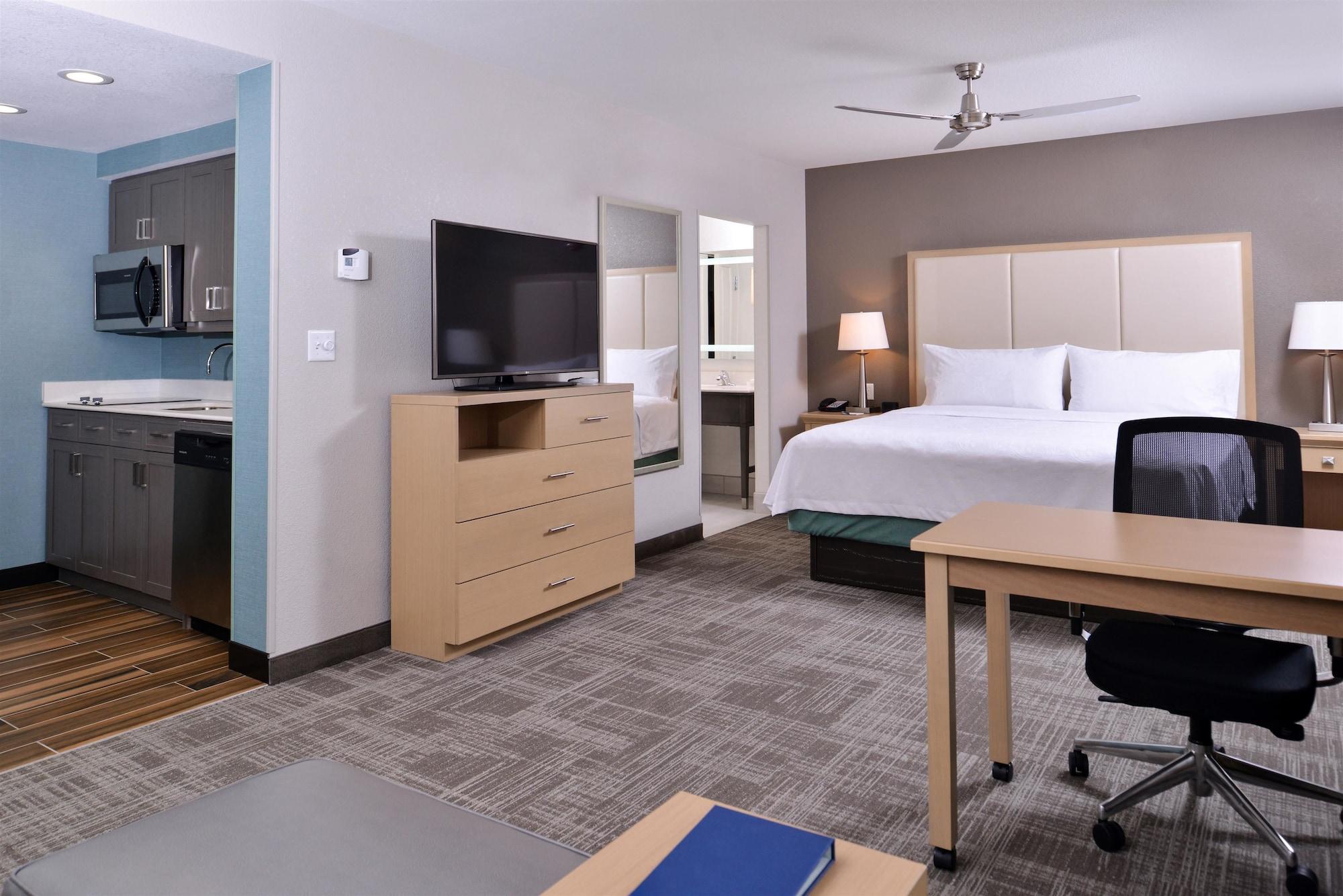 Homewood Suites Des Moines Airport Exterior photo