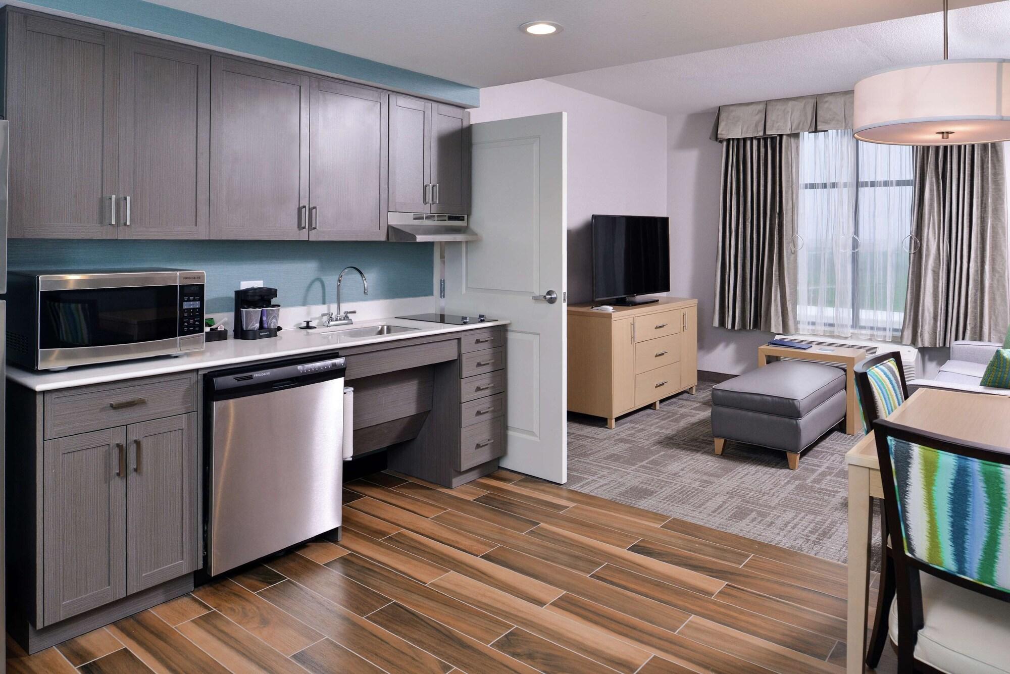 Homewood Suites Des Moines Airport Exterior photo