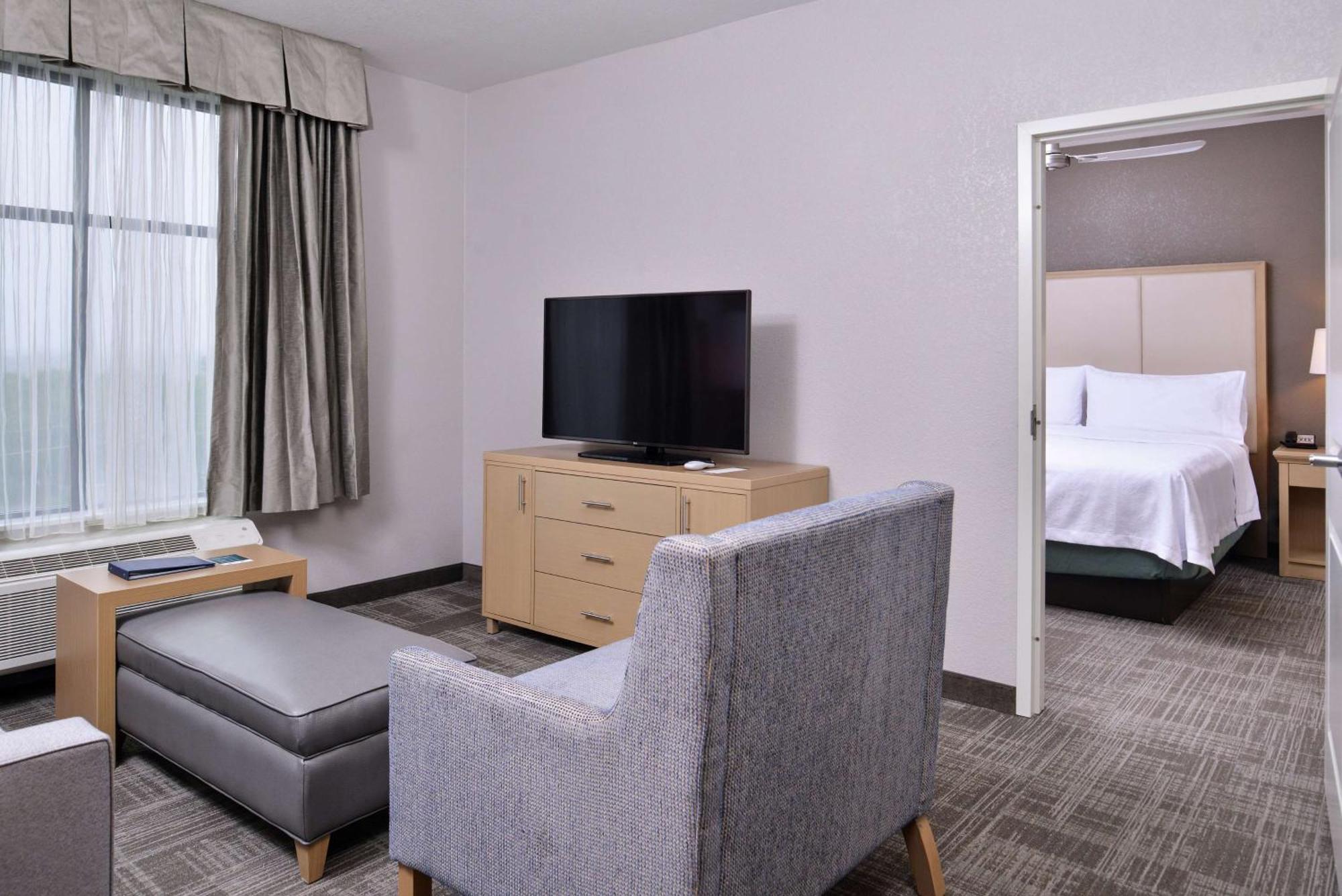 Homewood Suites Des Moines Airport Exterior photo