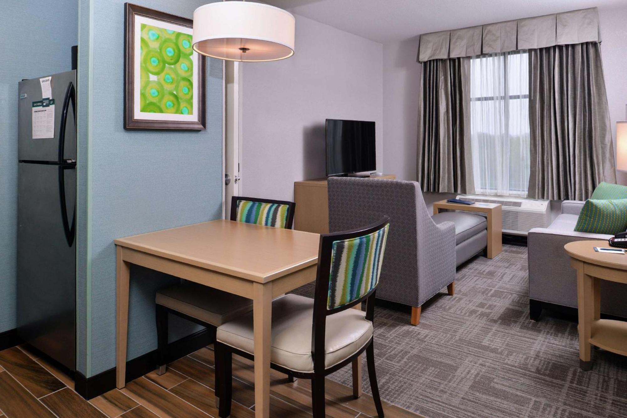 Homewood Suites Des Moines Airport Exterior photo