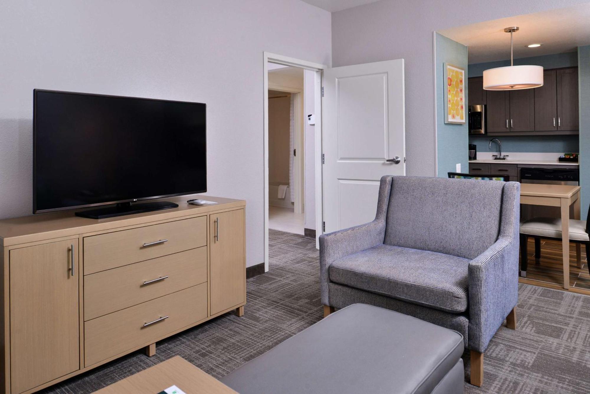 Homewood Suites Des Moines Airport Exterior photo